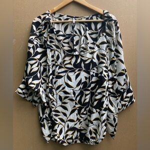 3rd Malt Stylish Black and White Leaf Print Women's Top, New With Tags, XL